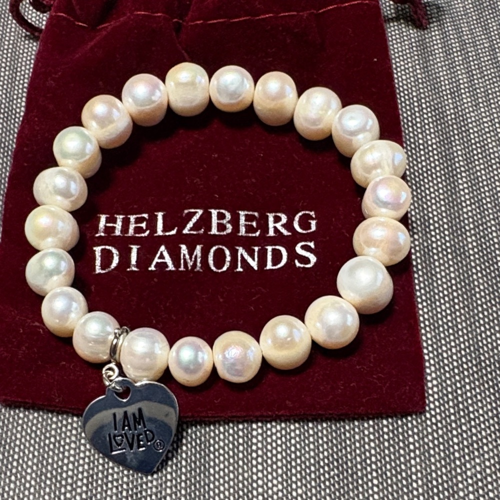 Helzberg Diamonds Cream Pearl Bracelet with Heart Charm
